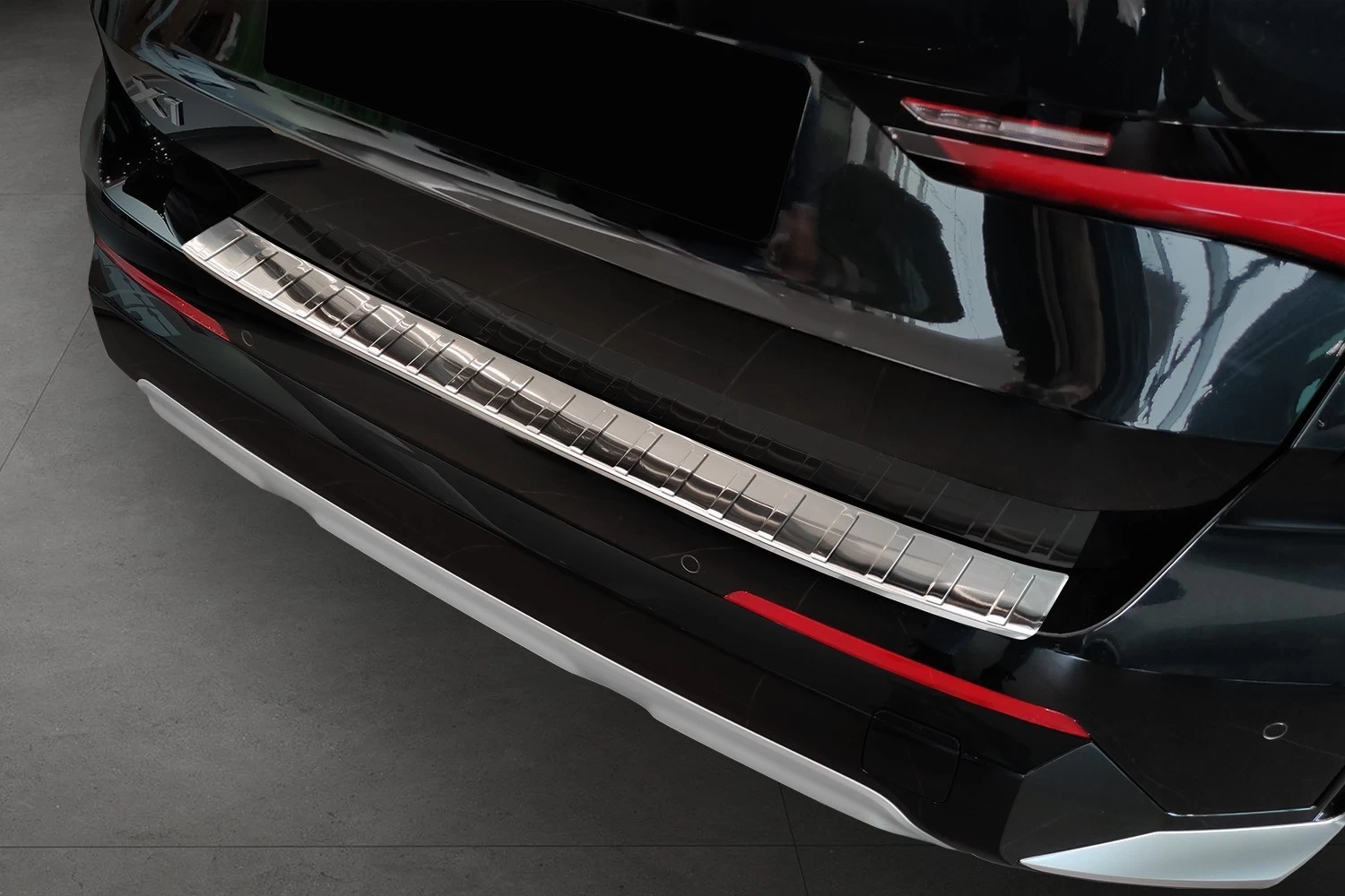 Rear Bumper Protector BMW X1 (U11) 2022-present Stainless Steel - Afbeelding 4