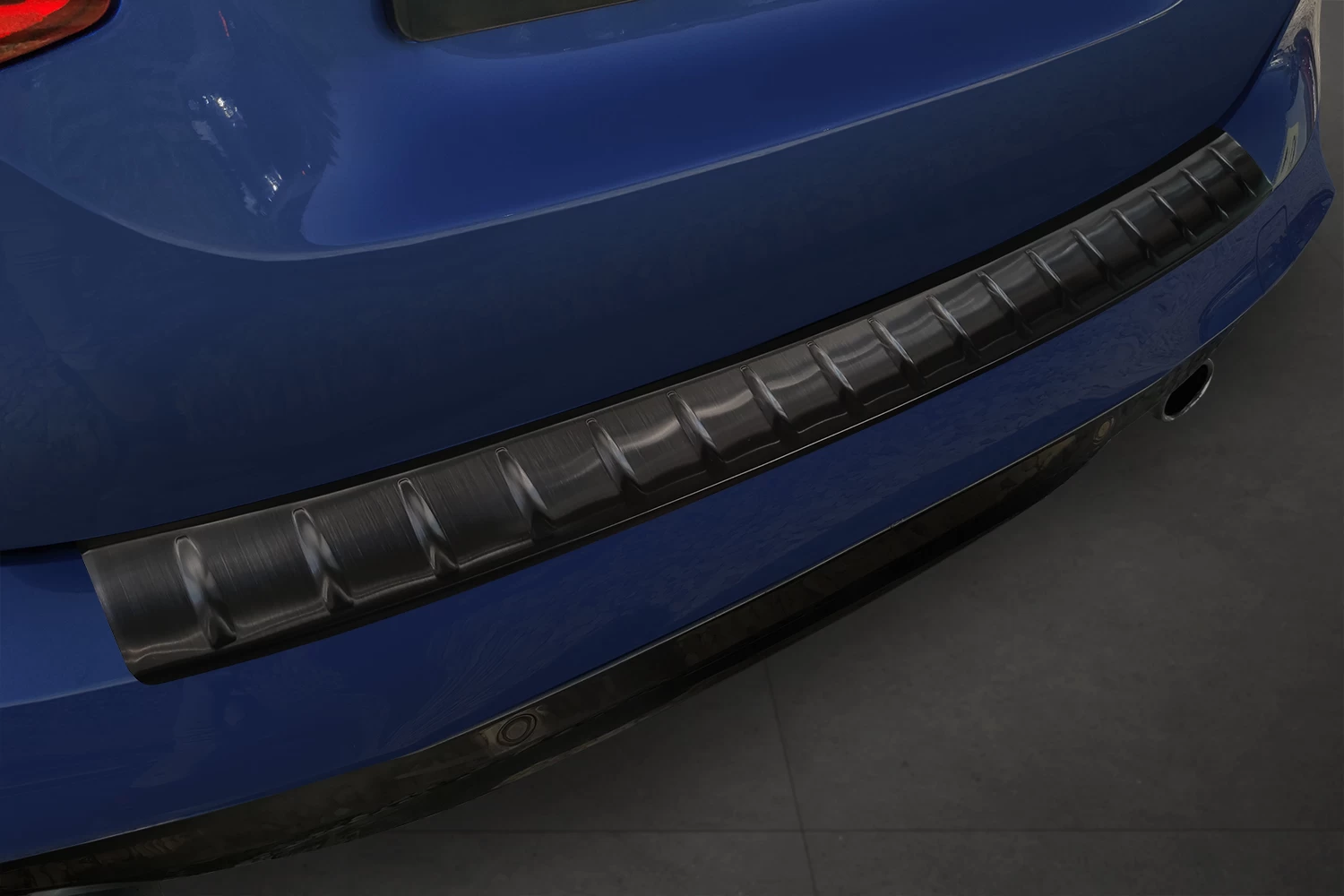 Rear Bumper Protector BMW 2 Series Active Tourer (F45) 2014-2021 Stainless Steel Anthracite