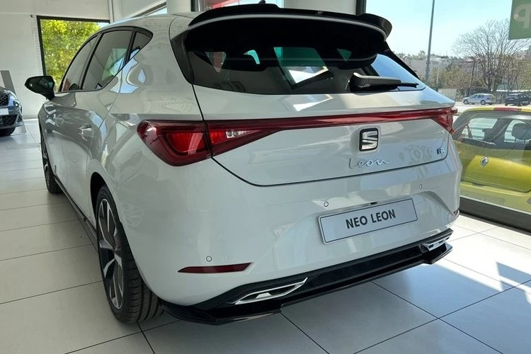 Roof Spoiler Lip Seat Leon (KL) 2020-present 5-door Hatchback - Afbeelding 2